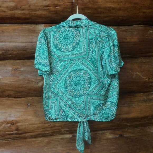 Eclair NWT Green Satin Paisley Front Tie Crop Western Silky Cowgirl Top Size Med - Picture 2 of 4